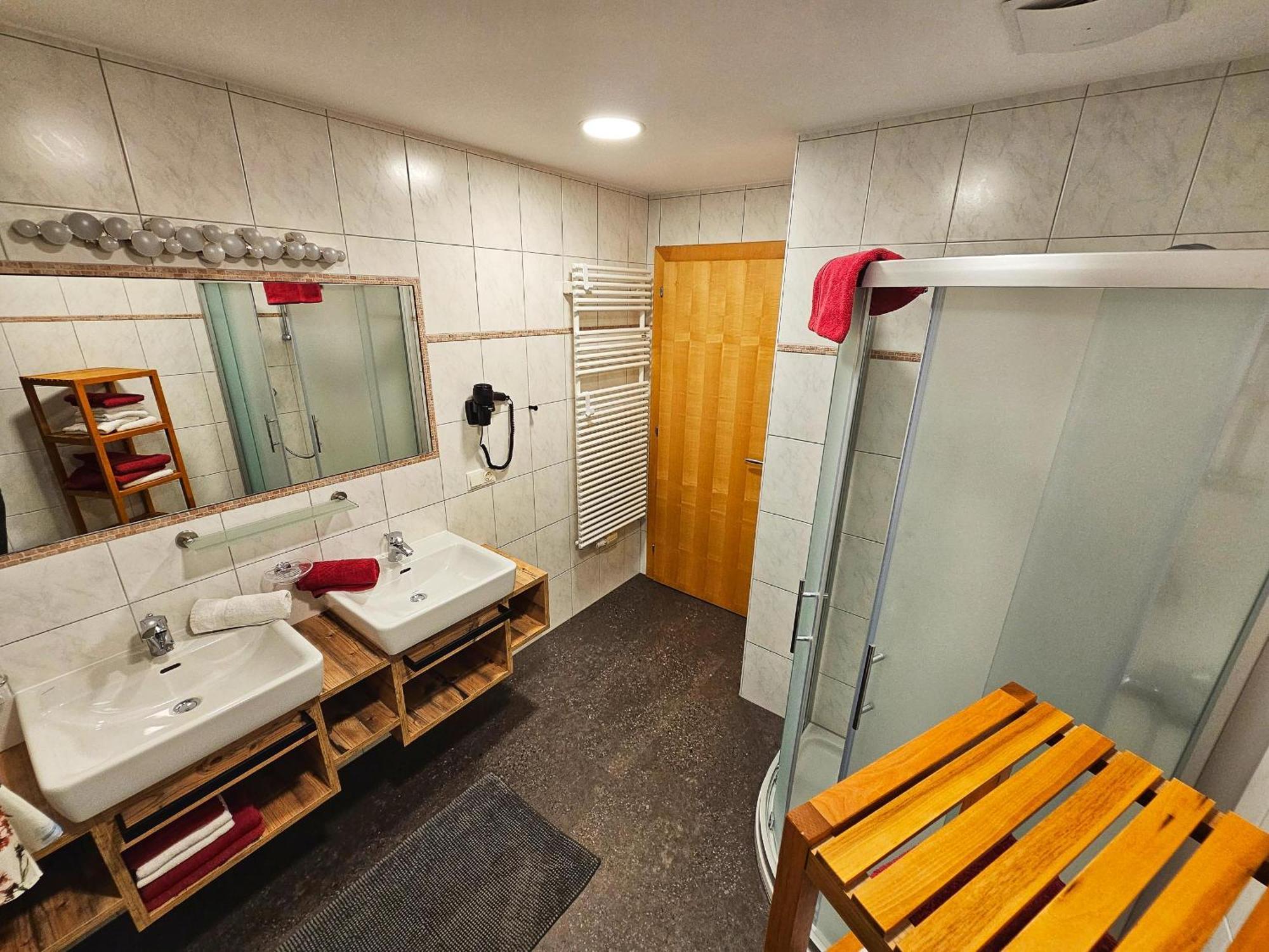 Appartement Sandra ชตุมม์ ภายนอก รูปภาพ