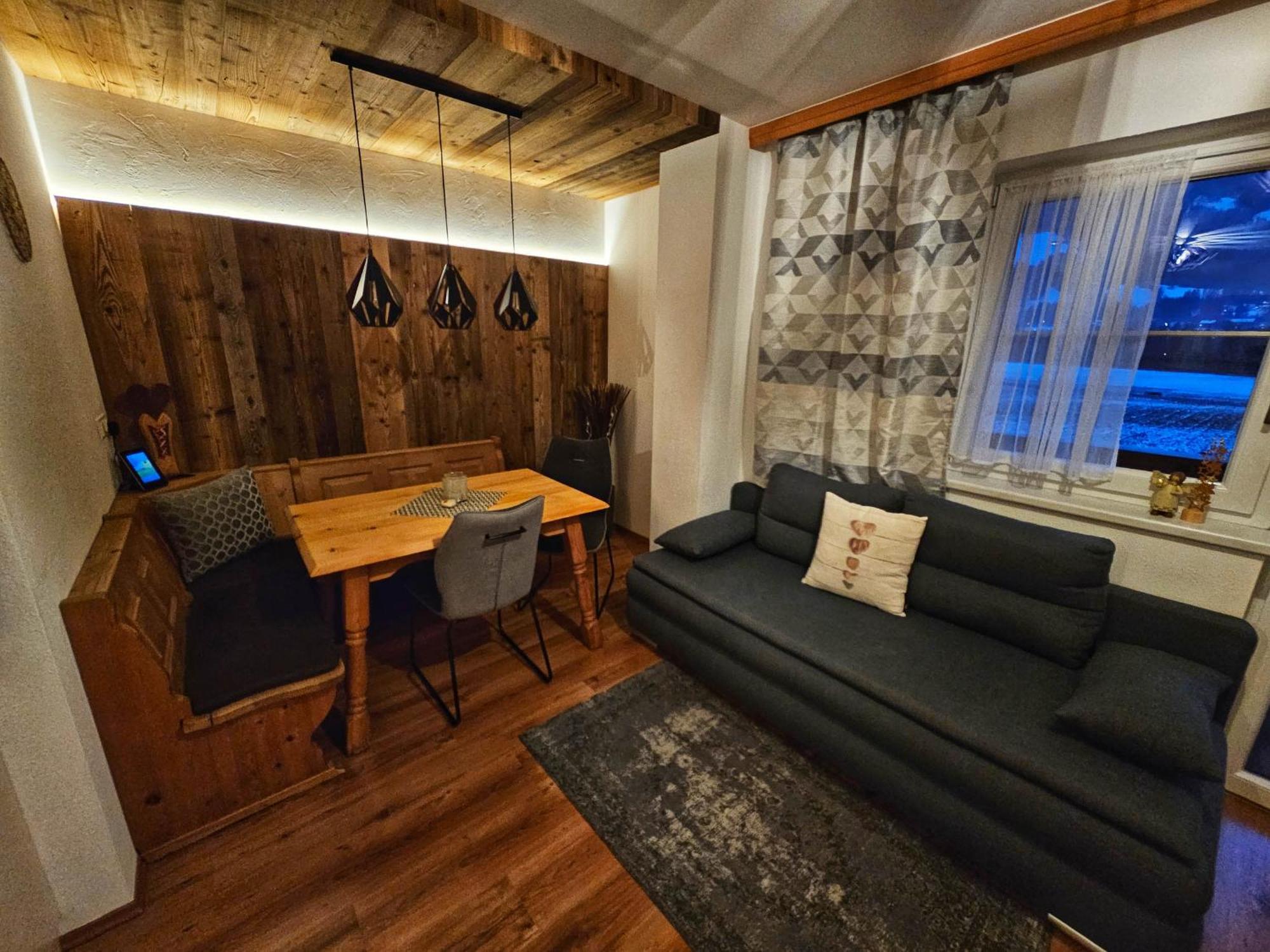Appartement Sandra ชตุมม์ ภายนอก รูปภาพ