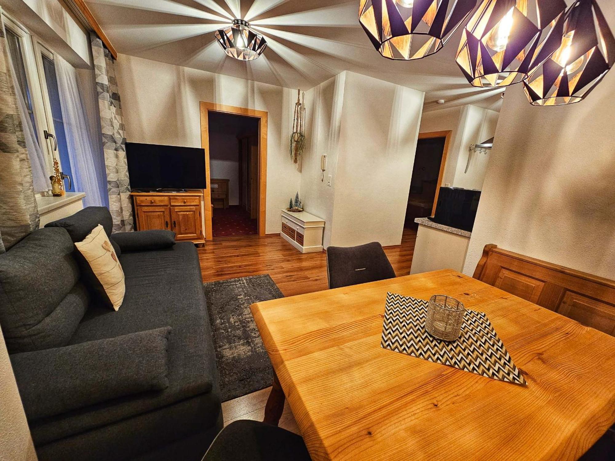 Appartement Sandra ชตุมม์ ภายนอก รูปภาพ