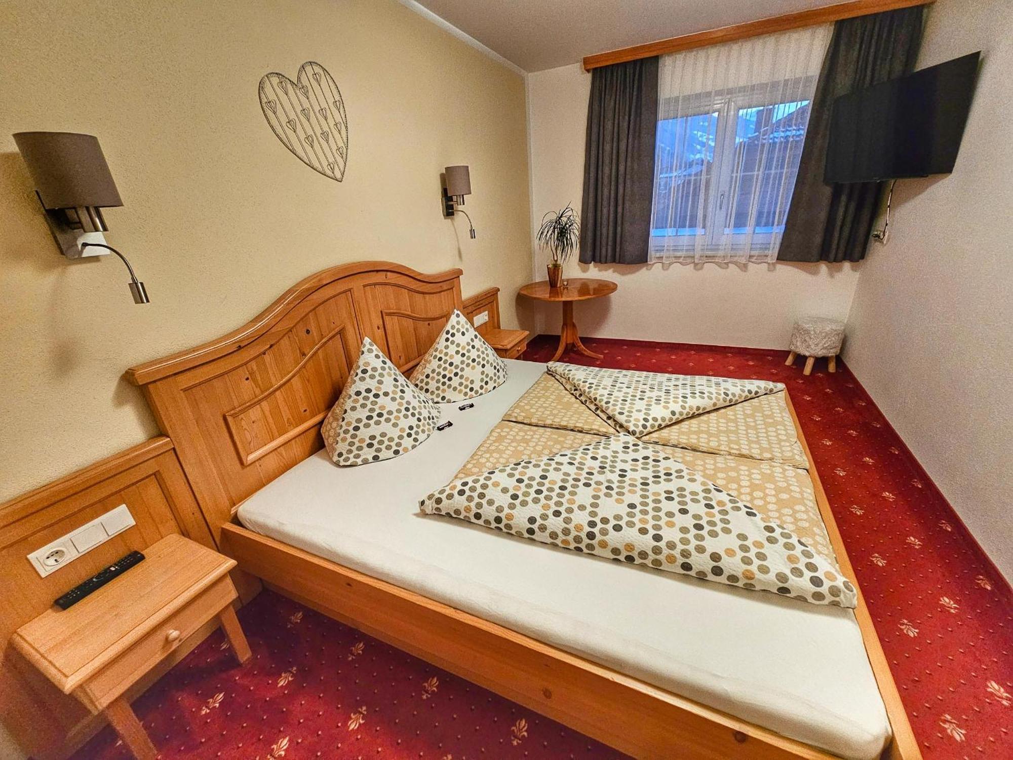 Appartement Sandra ชตุมม์ ภายนอก รูปภาพ